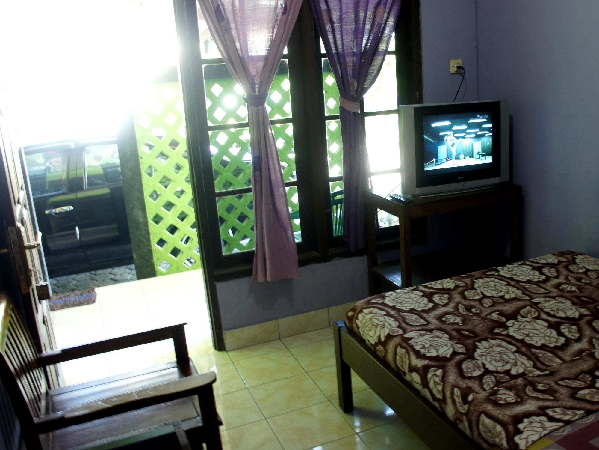 Bayu Murti Homestay Jogjakarta Buitenkant foto