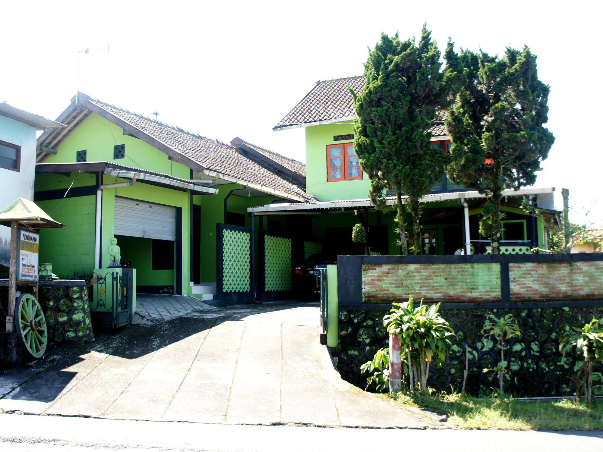 Bayu Murti Homestay Jogjakarta Buitenkant foto